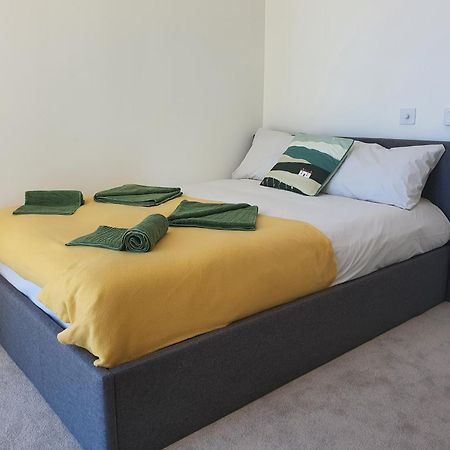 Cozy Room With Private Bathroom In Luxurious Flat Londra Dış mekan fotoğraf