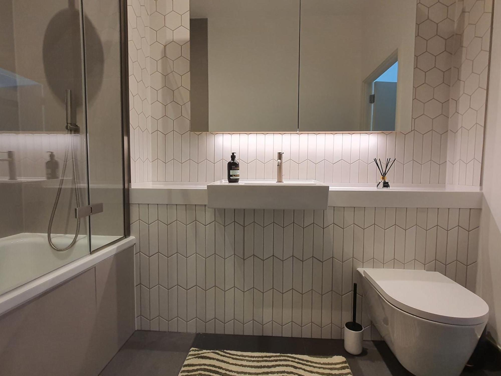 Cozy Room With Private Bathroom In Luxurious Flat Londra Dış mekan fotoğraf