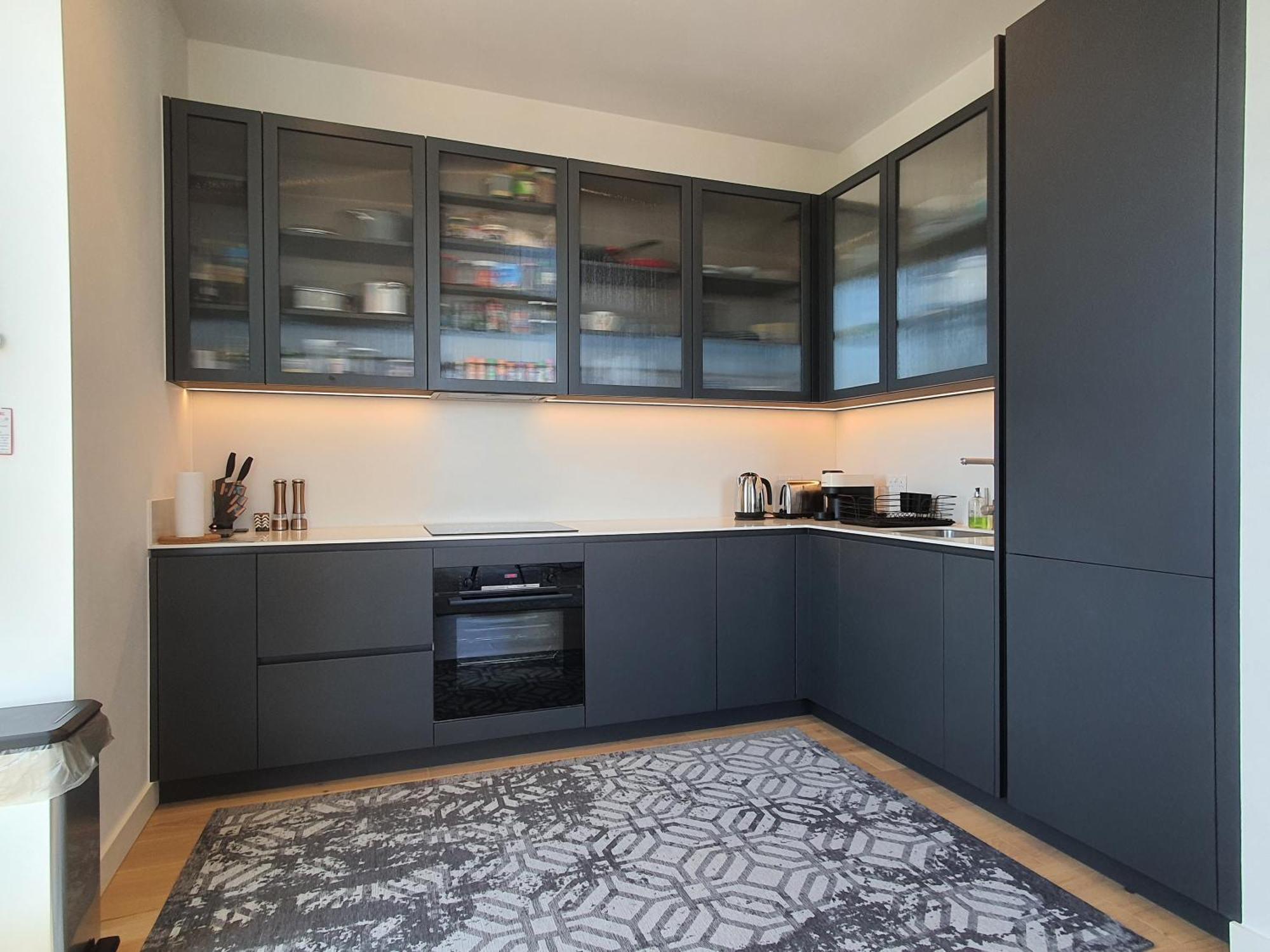 Cozy Room With Private Bathroom In Luxurious Flat Londra Dış mekan fotoğraf